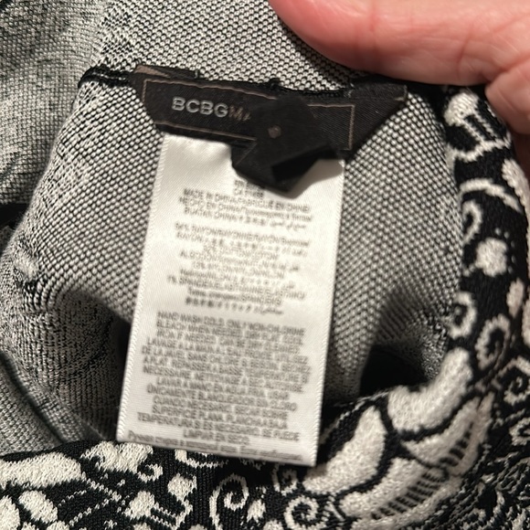 BCBGMAXAZRIA bandage Scarlett Puckering Floral Jacquard mini skirt size small - Picture 5 of 5